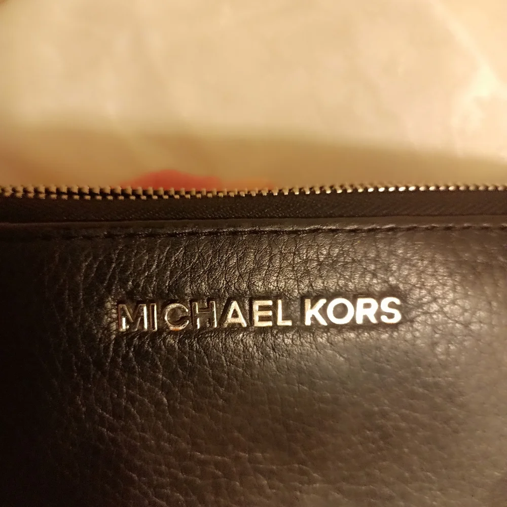 Michael Kors black pebbled leather accordion zippered wallet